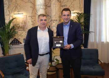 Veliaj pret nobelistin ruso-britanik në Fizikë: “Bashkëpunim për sigurimin e bursave për shkencëtarët e rinj shqiptarë në Singapor”