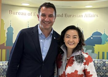 Veliaj takon ish-ambasadoren e SHBA Yuri Kim: I lumtur që u takova me miken e vjetër, avokaten e palodhur të Shqipërisë