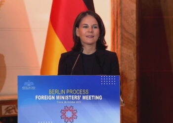 Baerbock: Provokimet e palës serbe kanë nxehur situatën, sulm tinëzar kundër policisë kosovare nga banda terroriste e armatosur deri në dhëmbë