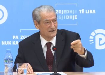 Berisha sfidon Ramën: Hajde votojmë amendamentin në Kuvend, dhe unë shkoj në gjykatë