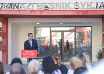 Veliaj përuron gjimnazin “Besnik Sykja”