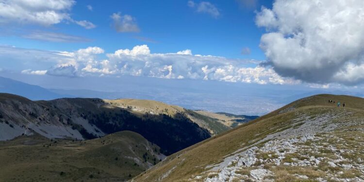 Tetori nis me kushte atmosferike të qëndrueshme