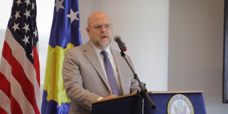 Asociacioni/ Hovenier: Duhet të jetë në përputhje me Kushtetutën aktuale të Kosovës