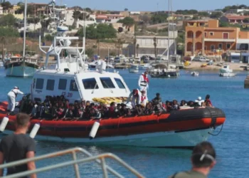 KiE reagon për marëveshjen Shqipëri-Itali për emigrantët