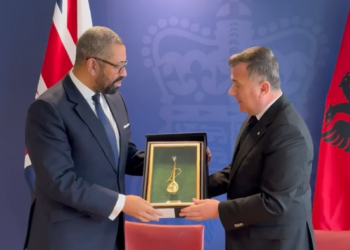 Balla takim me homologun britanik James Cleverly