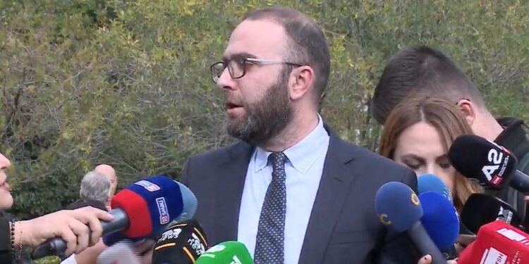 Bardhi: Garda nuk mund të futet në seanca për të rrethuar deputetët e Kuvendit