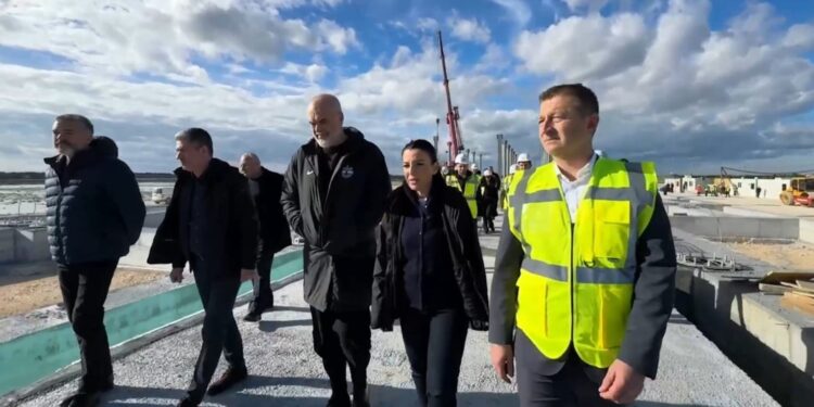 Aeroporti i ri ndërkombëtar i Vlorës, Rama dhe Balluku inspektojnë punimet