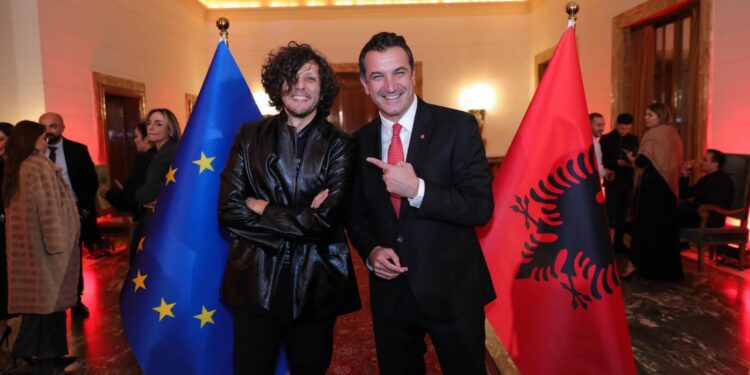Nga Ermal Meta dhe Jonida Maliqi tek Albana Osmani dhe Fjodora Fjora