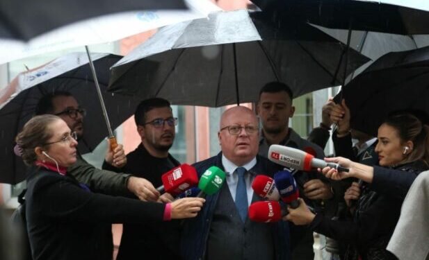 Gjokutaj: Bëmë një kërkesë për përjashtimin e Irena Gjokës, seanca u shty për…