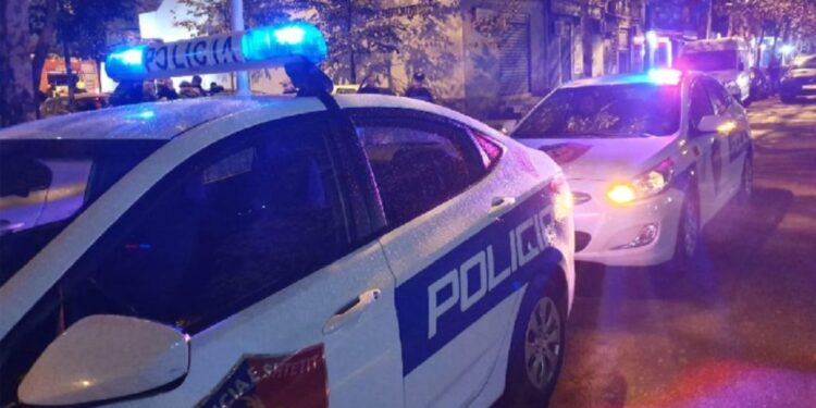 Arrestohet një person që lëvizte me armë zjarri në Rrëshen