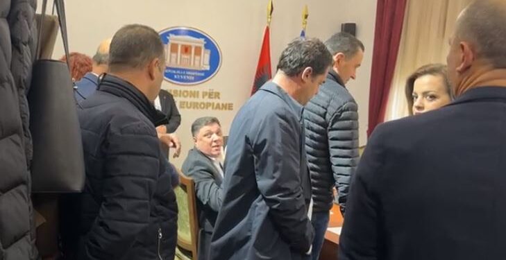 Dashnor Sula përplaset me tone të ashpëra me Kreshnik Çollakun