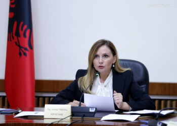 Tabaku: Qeveria po përgatit ligj për të lejuar ndërtimin në zona të mbrojtura
