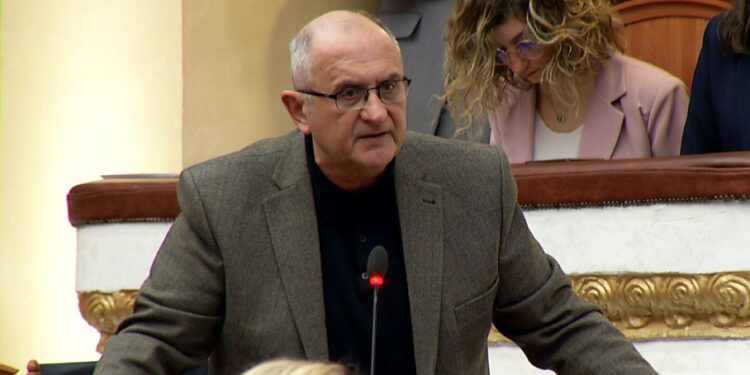 Petrit Vasili: Kushtetuta e Shqipërisë është kthyer në rregullore të Gardës