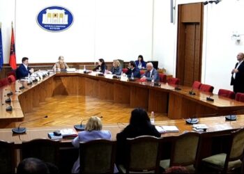 Këshilli i Mandateve miraton me 6 vota pro kërkesën e SPAK për arrestimin e Berishës