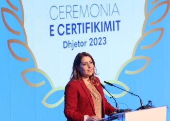 Manastirliu: Konkurs për 200 pozicione për drejtues shkolle