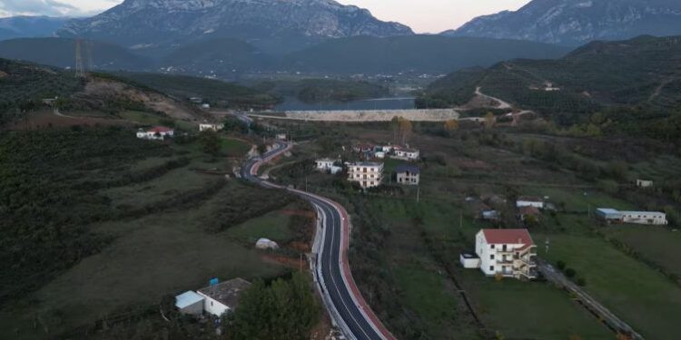 Veliaj publikon pamjet nga rruga e re që të shpie te Liqeni i Çekrezës
