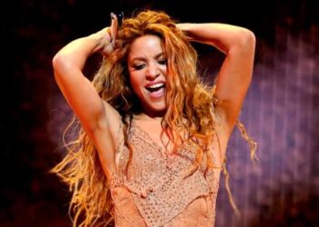 Shakira rigjen lumturinë në krahët e të dashurit të ri