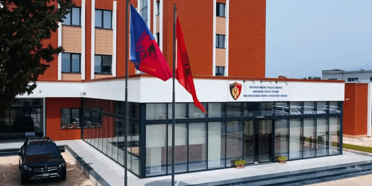 Arrestohet një 50-vjeçare në Shkodër, dyshohet si pjesë e një grupi kriminal