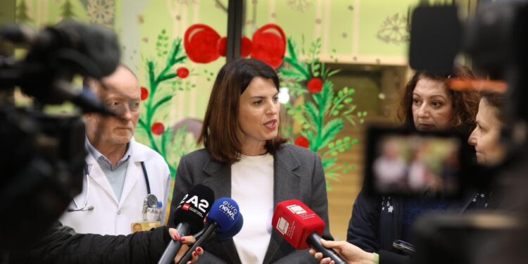 Ministrja Koçiu: Katër qendra shëndetësore të hapura 24/7 për fëmijët