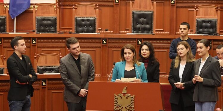 Manastirliu: Dialog dhe bashkëpunim i hapur për përmirësimin e procesit arsimor