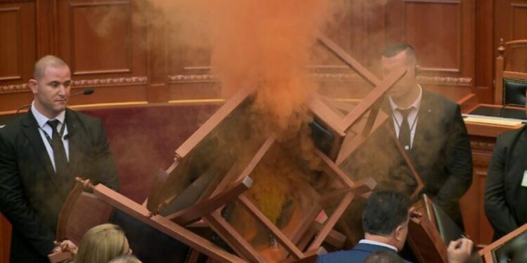 BKH shkon në parlament të inspektojnë nga afër sallën e seancave plenare
