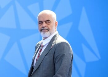 Kryeministri Edi Rama përkujton 25 vjetorin e masakrës së Reçakut