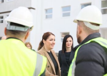 Manastirliu: 1.3 miliardë lekë për rehabilitimin dhe rindërtimin e shkollave