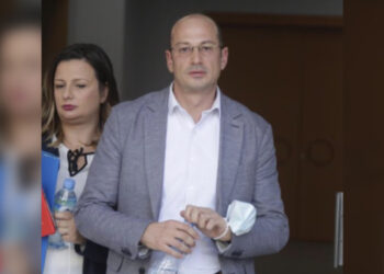 Skandal/“S’kam kohë të llogaris dënimin”,Prokurori Endrit Bimi merr “peng” 2 qytetarë