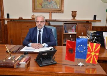 Talat Xhaferi përgatitet për kryeministër të Maqedonisë