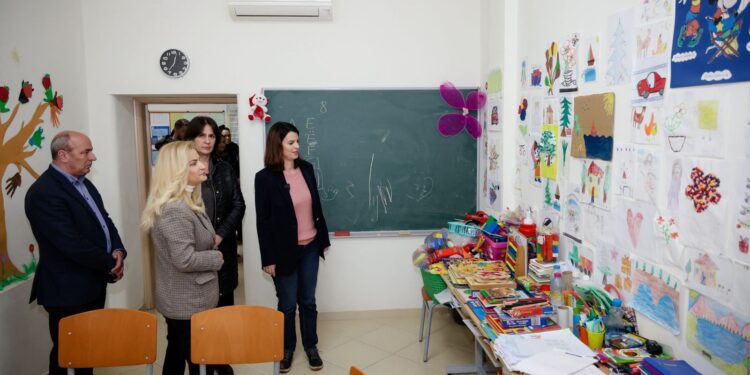 Koçiu në Sarandë: Shtrirje e shërbimeve sociale të integruara në 61 bashkitë e vendit