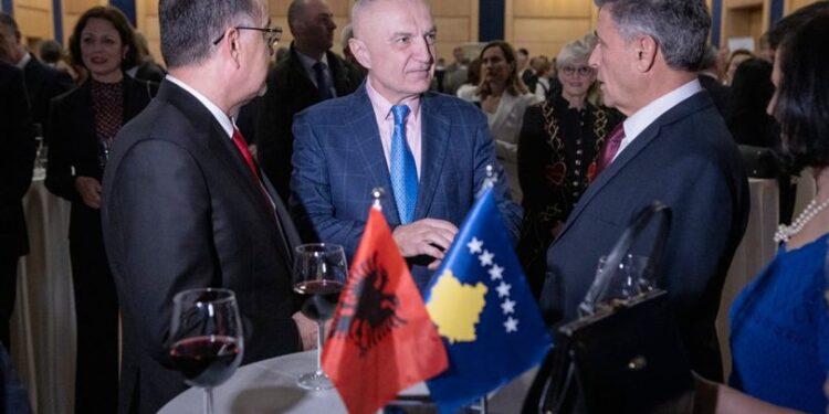 Ilir Meta uron ditën e pavarësisë së Kosovës