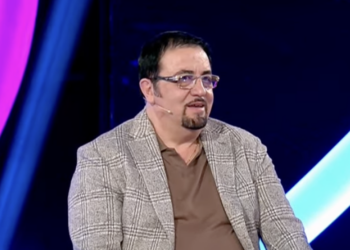 Gazi flet pas eliminimit, komenton dhe Julin