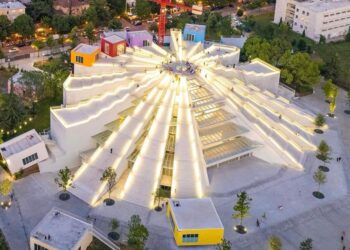 Media e njohur franceze: Tirana një kryeqytet plot energji dhe…