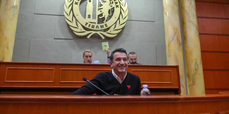 Veliaj: Më thanë se kishin urdhër nga kryetari partisë, papagaj që thjeshtë…