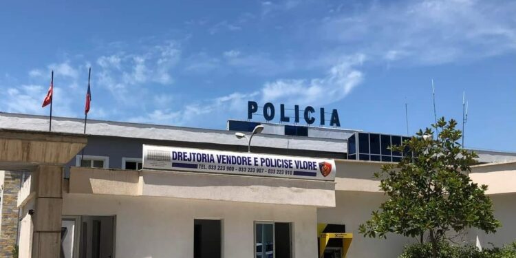 Aksion i policisë në Vlorë, gjendet një bazë armatimesh dhe…