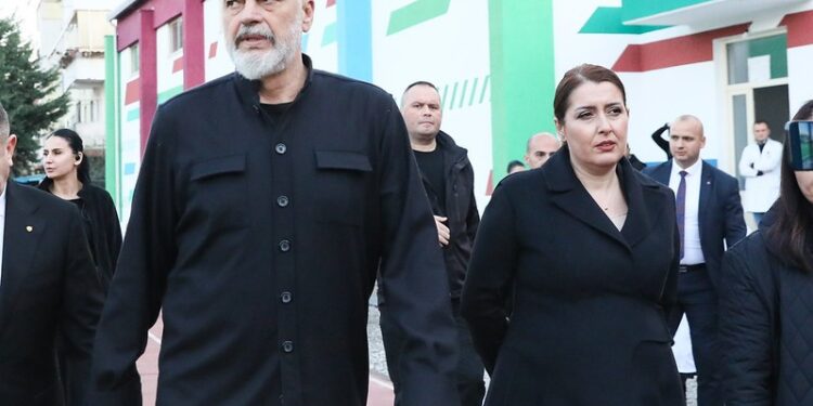 Në prag të 7-Marsit, Rama-Manastirliu përurojnë shkollën ‘Skënder Libohova’ Lushnje