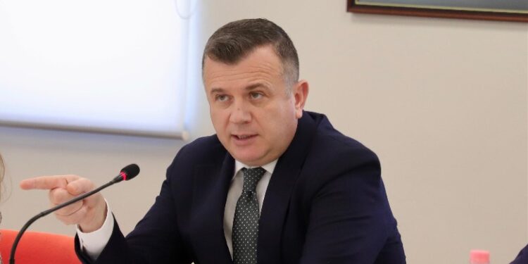 Ministri Balla: Vijon procesi i vetëpastrimit në Policinë e Shtetit dhe..