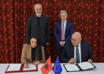 Balluku: Linja hekurudhore Vorë-Hani i Hotit, nënshkruhet marrëveshja me…