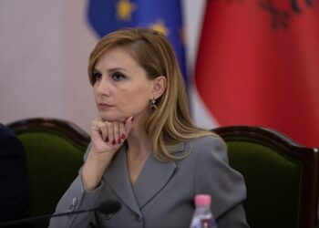 Tabaku: Qeveria e oligarkisë ju merr më shumë taksa dhe shpenzon 0 lekë për ju!