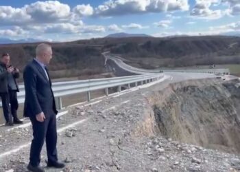 Ilir Meta nxjerr pamjet e aksit Korçë-Ersekë pas shembjes
