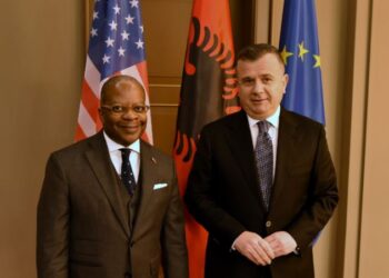 Ministri i Brendshëm, Balla takohet me zyrtarin e lartë amerikan