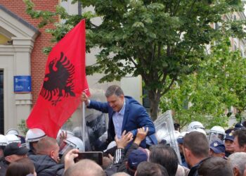 Tedi Blushi publikon e-maili e Joleza Kokës: “Mos t’u jepet leje për protestën”