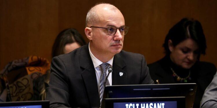Ministri Hasani: Përsërita mbështetjen e pakushtëzuar të Shqipërisë për Ukrainën