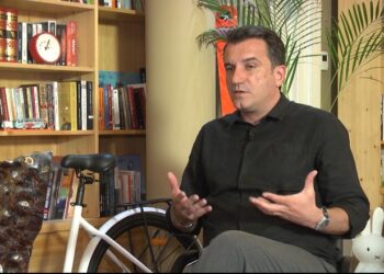 Veliaj-Opozitës: Mos bllokoni dhënien e titullit “Qytetar Nderi” për Ali Ahmetin