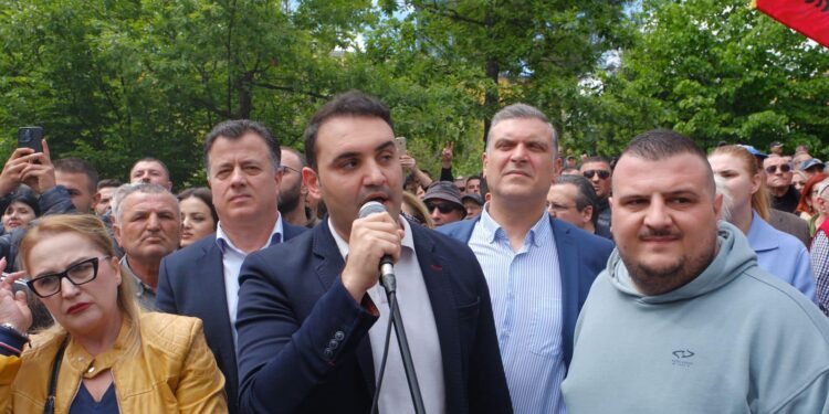 Këlliçi/ Sulmon Veliajn me Ballukun