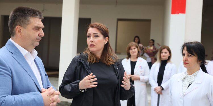 Shkolla “Naim Frashëri”, Manastirliu në Fier: Hapim kantiere në 40 objekte arsimore