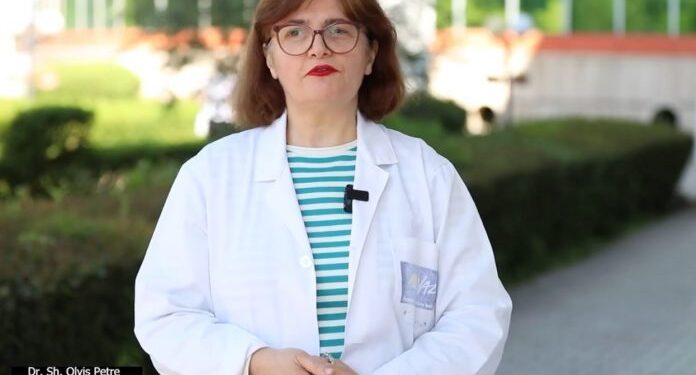 Ministrja Koçiu ndan mesazhin e mjekes pneumologe: Duhani vret përditë