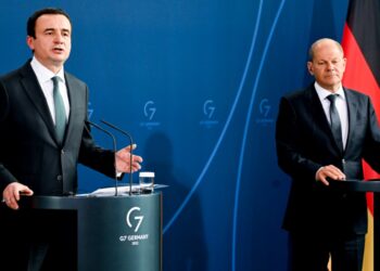 Albin Kurti bisedë telefonike me kancelarin gjerman Olaf Scholz për…