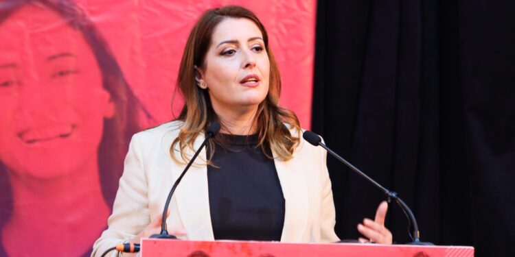 Manastirliu: Mbështetja për studentët me bursa dhe kredi me kosto të ulët