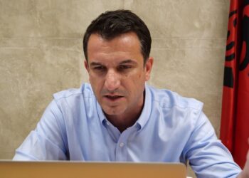 Në mbledhjen e Këshillit Bashkiak, miratohet ndihma ekonomike për njerëzit në nevojë